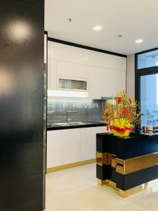  Căn hộ Vinhomes Golden River đầy đủ nội thất diện tích 121.8m²