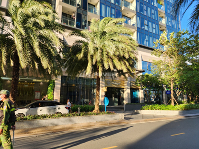 z4528982736915_d510edde131f6519bd027f0351b3c361.jpg Shop-house Vinhomes Golden River, diện tích 179m²