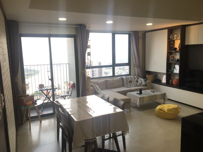 Căn hộ Masteri Thảo Điền, Quận 2 Căn hộ Masteri Thảo Điền tầng 40 ban công rộng đón gió mát mẻ.