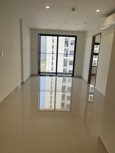 z4392844989755_c7dfc47547366c2b477f78172af57b7b.jpg Căn hộ Vinhomes Grand Park hướng ban công nam không có nội thất diện tích 59.1m²