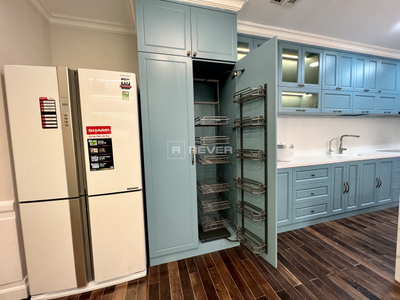  Căn hộ Vinhomes Central Park hướng ban công nam đầy đủ nội thất Châu Âu