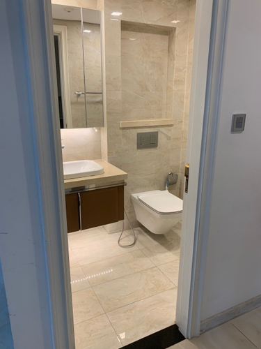 IMG_2721.JPG Office-tel Vinhomes Golden River nội thất cơ bản diện tích 56m²