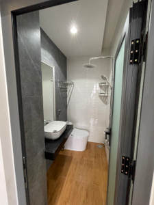 Nhà phố Quận Gò Vấp Nhà phố có cửa hướng Đông Bắc thoáng mát, có sổ hồng riêng bàn giao ngay.