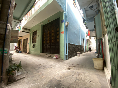 Nhà phố Quận Tân Phú Nhà phố diện tích 35m2 rộng thoáng, ngay khu chợ vải Tân Phú sầm uất.