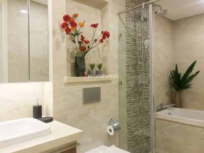  Căn hộ Vinhomes Golden River nội thất cơ bản diện tích 70m²