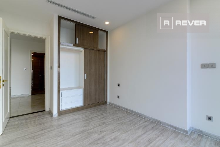  Căn hộ tầng cao Vinhomes Golden River nội thất cơ bản, view thành phố