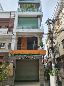 Nhà phố Quận Bình Thạnh Nhà phố thiết kế 1 trệt, 2 lầu cửa hướng Đông Bắc mát mẻ.