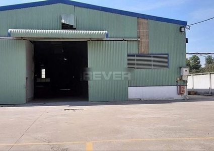Nhà xưởng kho bãi Quận Bình Tân Mặt bằng kinh doanh diện tích 152.2m2, góc 3 mặt tiền hẻm rộng thoáng.