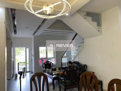 Nhà phố khu Valencia Riverside diện tích đất 87m2 rộng thoáng.