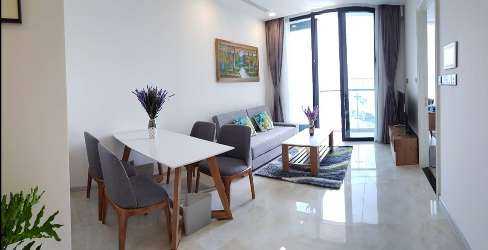 Officetel Vinhomes Golden River, Quận 1 Officetel Vinhomes Golden River tầng 11 diện tích 70m2, đầy đủ nội thất.