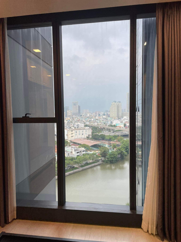 Căn hộ Vinhomes Golden River, Quận 1 Căn hộ Vinhomes Golden River tầng 13 có 1 phòng ngủ, nội thất cơ bản.