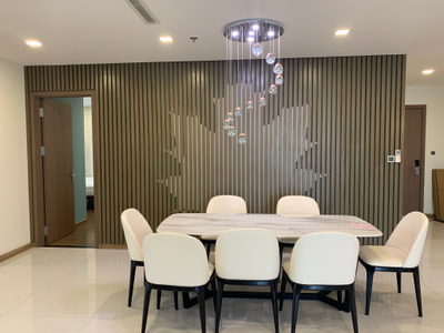 Căn hộ Vinhomes Central Park, Quận Bình Thạnh Căn hộ Vinhomes Central Park tầng 29 có 4 phòng ngủ, nội thất cơ bản.