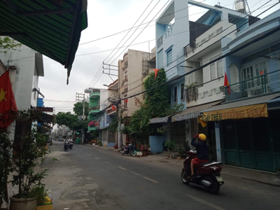 Nhà phố Quận Bình Tân Nhà mặt tiền đường Miếu Bình Đông sát chợ Bình Long, diện tích nhà 40.6m2.
