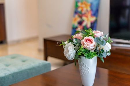  Căn hộ Vinhomes Golden River hướng ban công tây nam đầy đủ nội thất diện tích 59m²