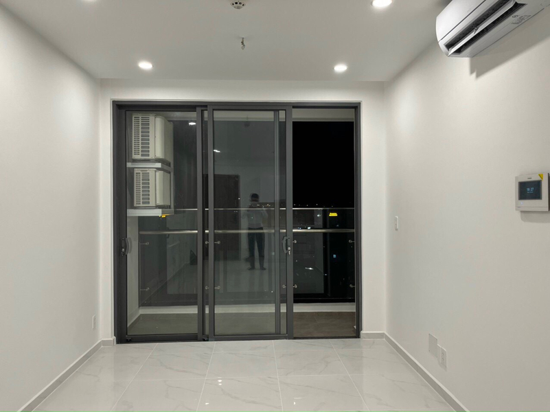 Căn hộ D'Lusso hướng ban công đông nam không có nội thất diện tích 68.5m²