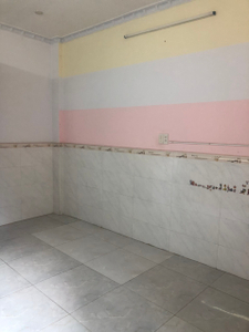 Nhà phố Quận Tân Phú Nhà phố đường Âu Cơ sầm uất, thiết kế 1 trệt, 1 lửng và 1 lầu chắc chắn.