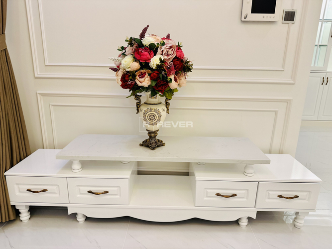  Căn hộ Vinhomes Central Park hướng ban công tây nam đầy đủ nội thất diện tích 84.7m².