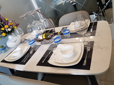 Officetel Vinhomes Golden River, Quận 1 Office-Tel Vinhomes Golden River tầng 38, bàn giao đầy đủ nội thất.