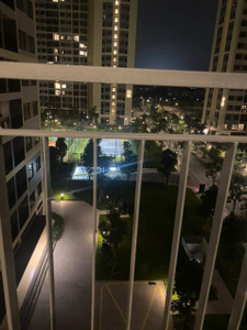 Căn hộ Vinhomes Grand Park, Quận 9 Căn hộ Vinhomes Grand Park tầng trung, ban công hướng Sông mát mẻ.