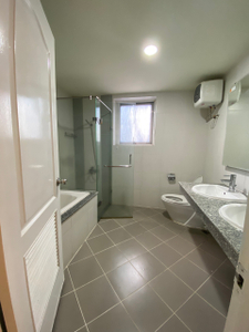 Căn hộ Riverpark Residence, Quận 7 Căn hộ Riverside Residence có 3 phòng ngủ, đầy đủ nội thất.