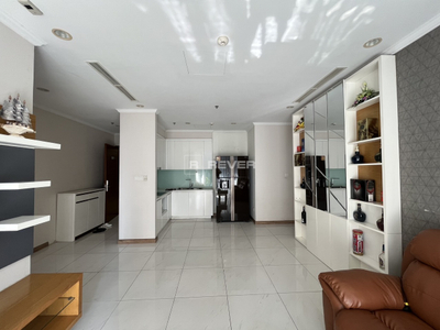  Căn hộ Vinhomes Central Park hướng Đông, diện tích 81.7m²