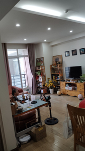 Căn hộ tầng 6 Chung cư Thuận Việt nội thất đầy đủ, view thoáng