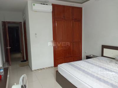 Nhà phố Quận 7 Nhà phố có cửa hướng Đông Bắc mát mẻ, khu dân cư đông đúc.