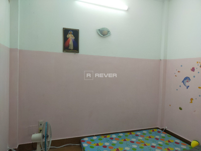  Nhà phố thiết kế 1 trệt, 1 lầu kiên cố, cửa hướng Tây đón nắng ấm.