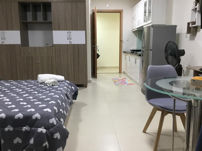 Căn hộ M-One Nam Sài Gòn có 1 phòng ngủ, đầy đủ nội thất.