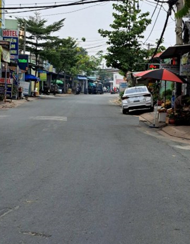 Mặt bằng kinh doanh quận 12 Mặt bằng kinh doanh hướng Đông Nam không nội thất đường Huỳnh Thị Hai. 