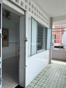 Căn hộ Huỳnh Văn Chính 1  hướng ban công đông bắc nội thất cơ bản diện tích 43.6m².