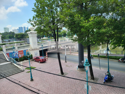 Nhà phố Quận Bình Thạnh Nhà mặt tiền thụt đường Đinh Tiên Hoàng, diện tích đất 28.7m2 rộng thoáng.