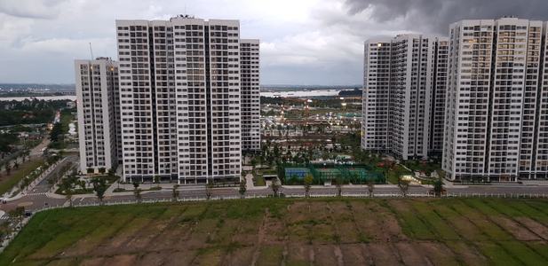  Căn hộ Vinhomes Grand Park hướng ban công tây bắc nội thất cơ bản diện tích 81.2m².