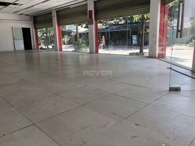 Mặt bằng kinh doanh Quận Bình Tân Mặt bằng kinh doanh có 2 mặt tiền thoáng mát, diện tích 147m2 vuông đẹp.
