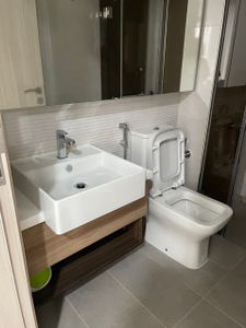 toilet căn hộ Hưng Phúc Căn hộ Hưng Phúc Premier tầng 9 diện tích 83m2, đầy đủ nội thất.