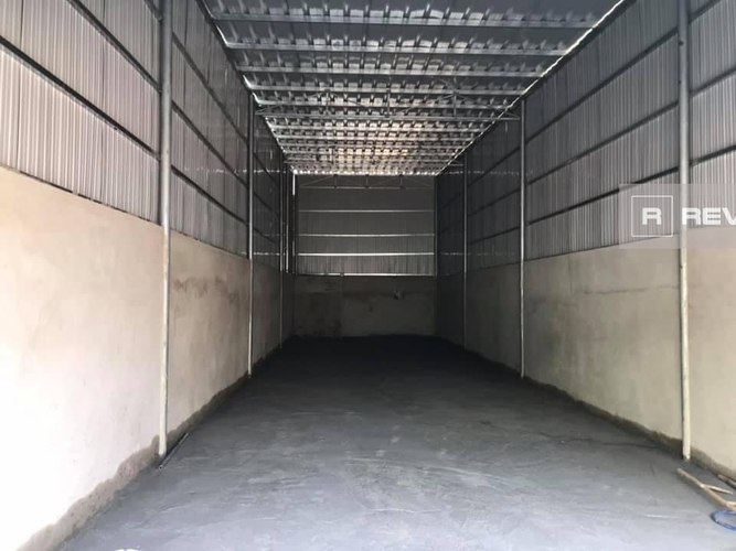  Nhà xưởng kho bãi đường thông xe Container, diện tích đất 124m2.