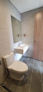  Căn hộ Vinhomes Grand Park hướng ban công tây bắc nội thất cơ bản diện tích 67.8m².