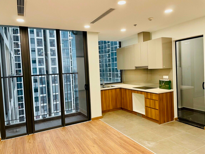  Căn hộ Eco Green Saigon hướng ban công tây đầy đủ nội thất diện tích 60.7m²