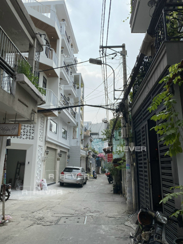  Nhà phố Đường Nguyễn Trọng Tuyển 4 tầng diện tích 64.1m² hướng tây nam pháp lý sổ hồng.