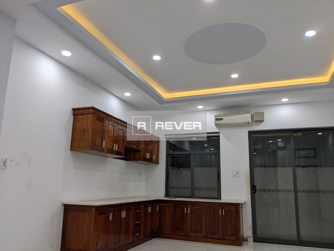 Nhà phố Quận Thủ Đức Nhà phố thiết kế 1 trệt, 3 lầu diện tích đất 100m2, khu dân cư hiện hữu.