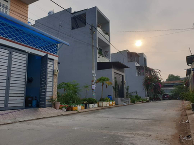 Nhà phố Quận 9 Nhà phố diện tích đất 51m2 đường Võ Văn Hát, khu dân cư sầm uất.