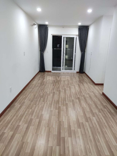 Căn hộ Diamond Riverside, Quận 8 Căn hộ Diamond Riverside tầng thấp tiện di chuyển, không nội thất.