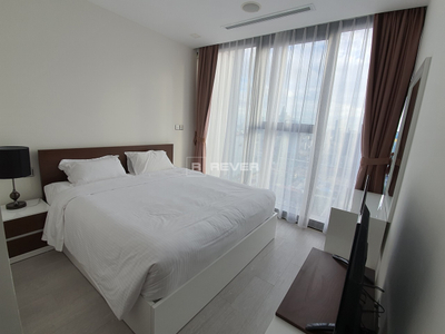  Căn hộ Vinhomes Golden River đầy đủ nội thất diện tích 77m².