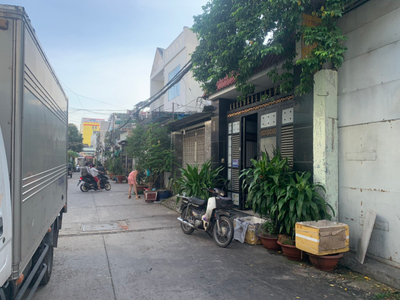 Nhà xưởng kho bãi Quận Bình Tân Mặt bằng kinh doanh diện tích 152.2m2, góc 3 mặt tiền hẻm rộng thoáng.