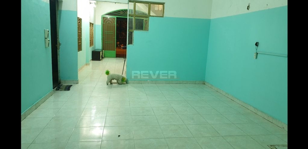 Nhà phố Quận 4 Nhà phố có cửa hướng Đông Nam mát mẻ, diện tích nhà 90m2.