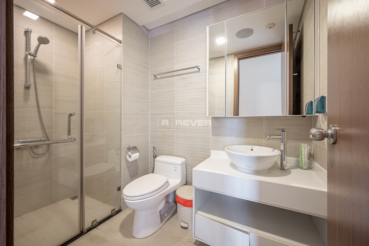  Căn hộ Vinhomes Central Park hướng ban công tây nam đầy đủ nội thất diện tích 52.7m².