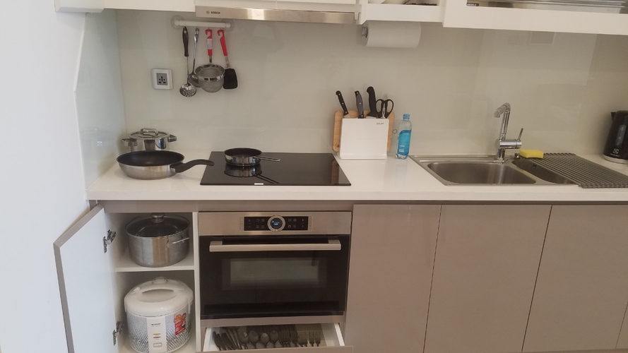 Căn hộ Vinhomes Golden River, Quận 1 Căn hộ Vinhomes Golden River tầng 22 có 1 phòng ngủ, đầy đủ nội thất.