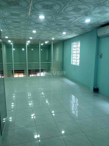 Nhà phố Quận 9 Nhà phố có cửa hướng Tây Bắc, hẻm xe hơi thông tứ tung.