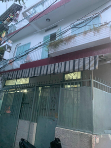 Nhà phố Đường Phan Đình Phùng 2 tầng diện tích 38.2m² hướng đông nam pháp lý sổ hồng