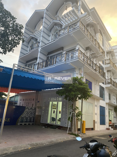  Nhà phố gần đường Võ Văn Kiệt, diện tích đất 50.5m2 rộng thoáng.